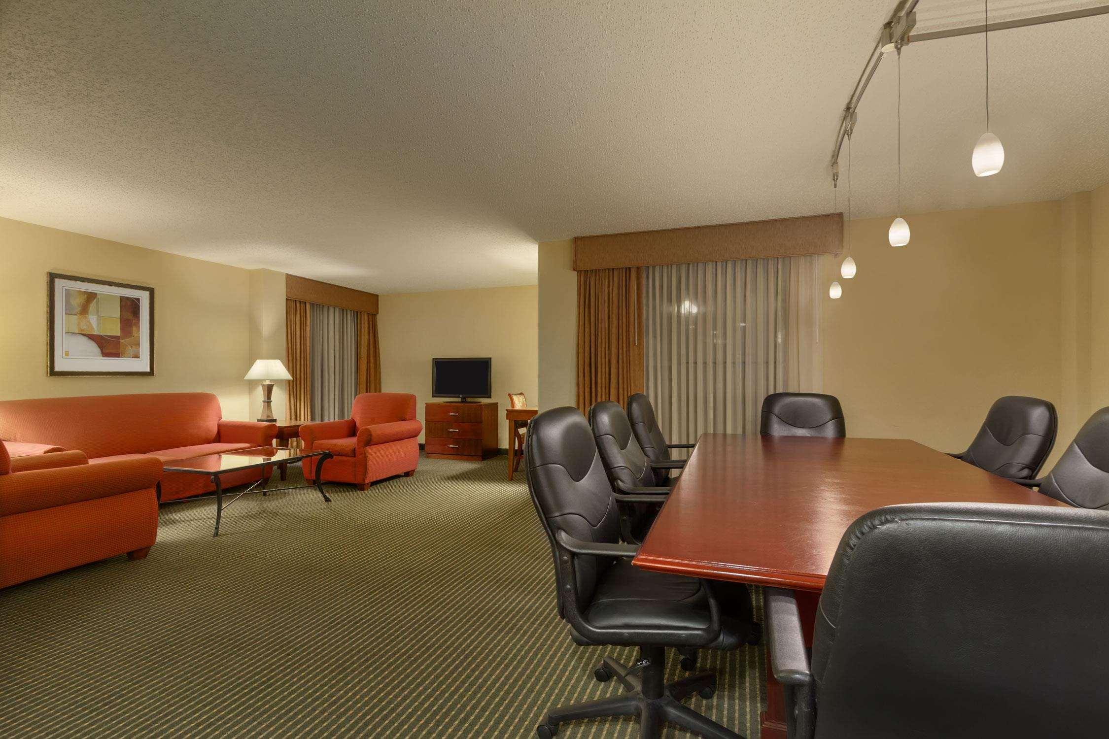Embassy Suites Winston-Salem Exteriér fotografie
