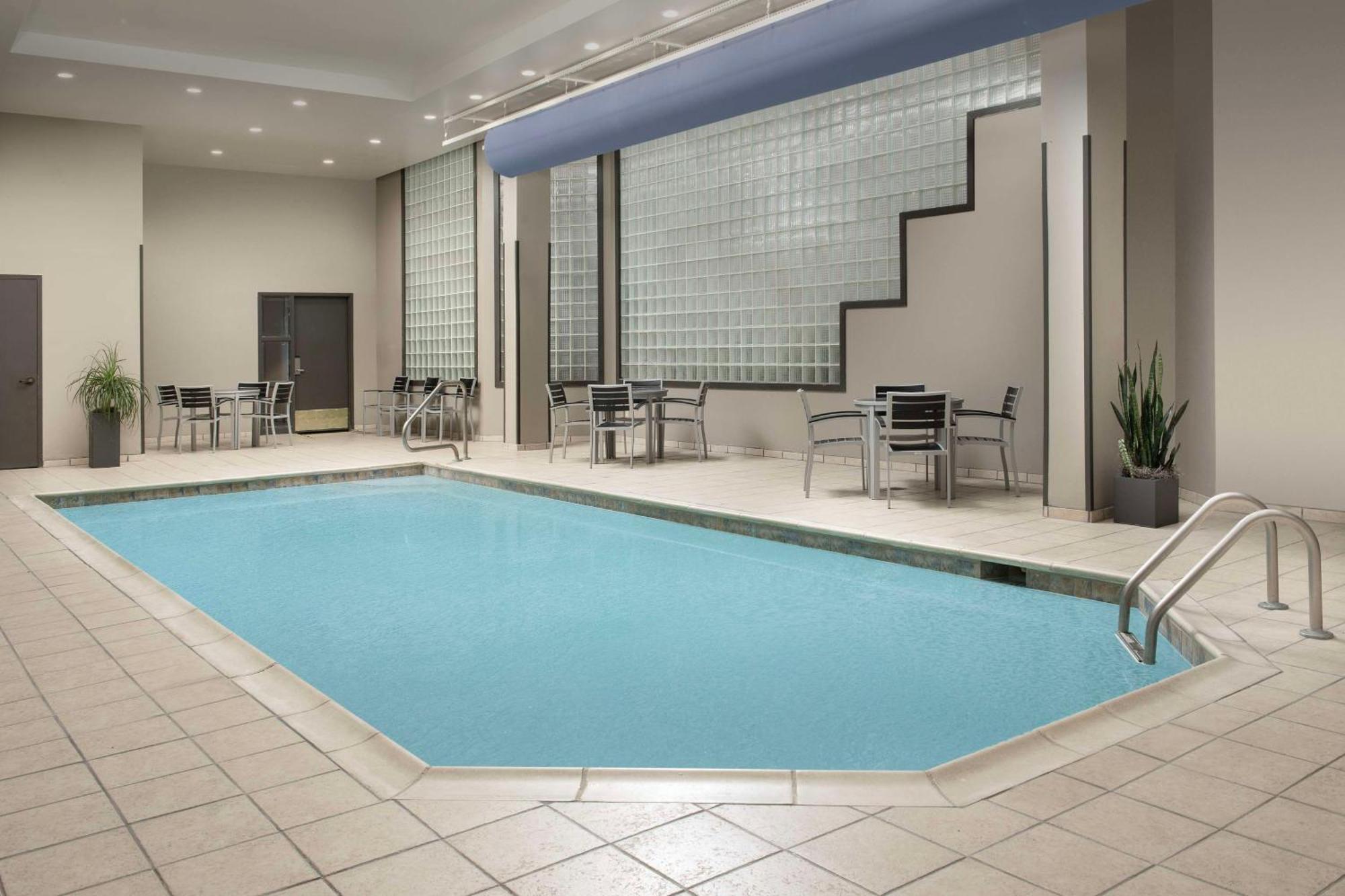 Embassy Suites Winston-Salem Exteriér fotografie
