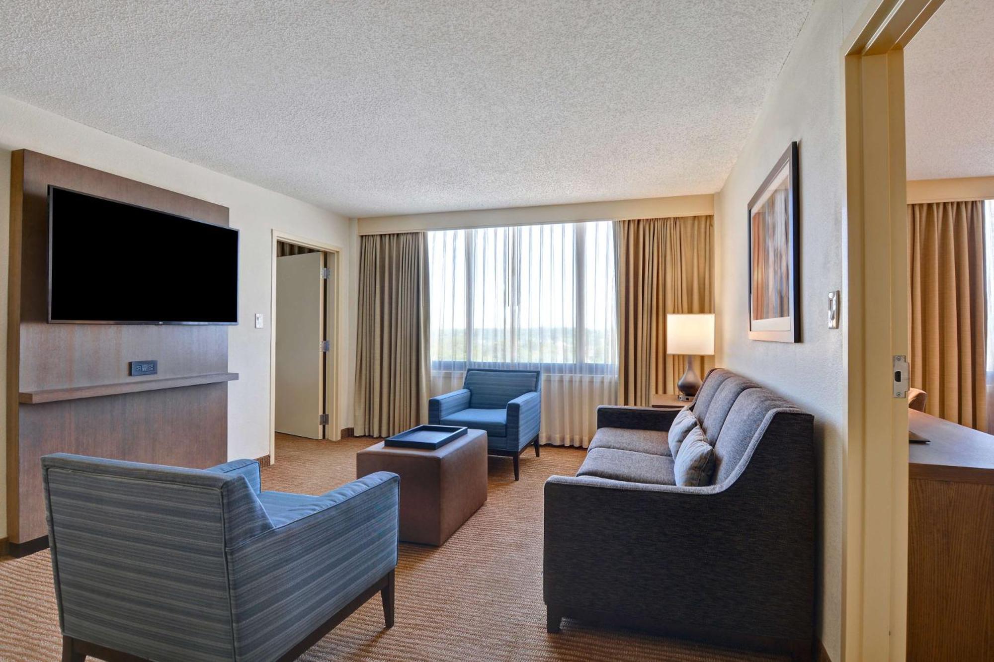 Embassy Suites Winston-Salem Exteriér fotografie