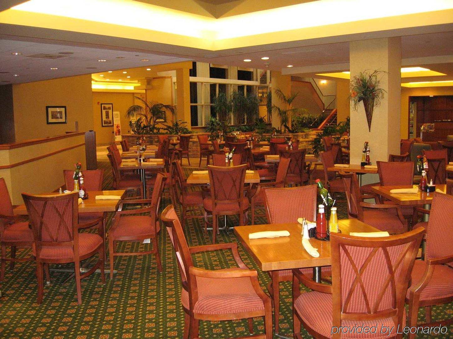 Embassy Suites Winston-Salem Restaurace fotografie